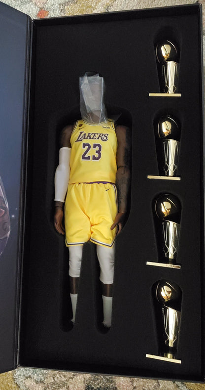 Lakers Lebron James Enterbay Action Figure