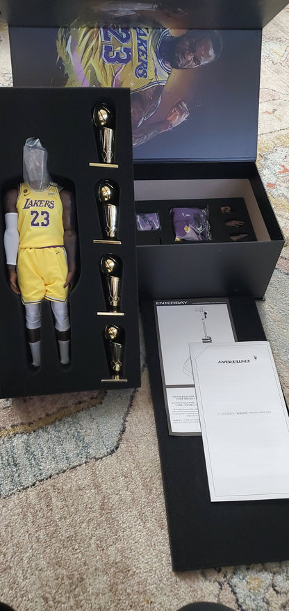 Lakers Lebron James Enterbay Action Figure