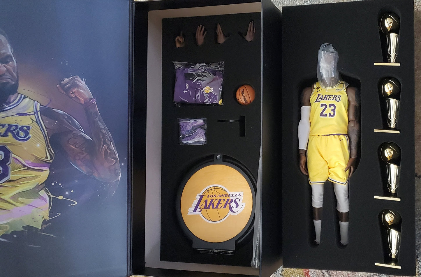 Lakers Lebron James Enterbay Action Figure