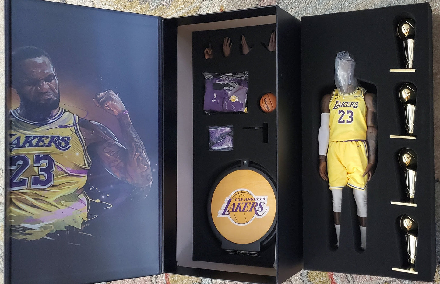 Lakers Lebron James Enterbay Action Figure